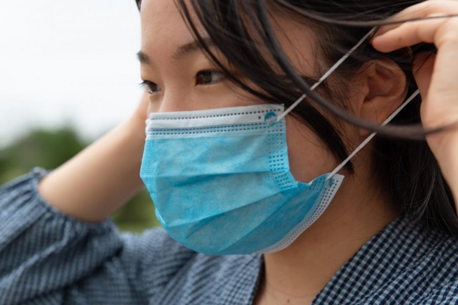 While the CDC said fully vaccinated individuals no longer need to wear face coverings in most indoor settings, some people are nervous about removing their masks.