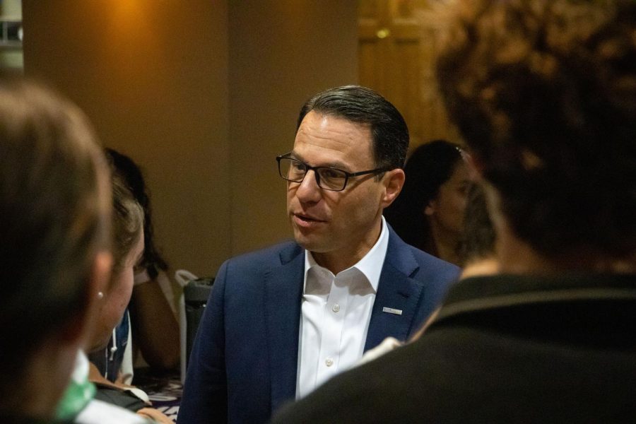 Josh Shapiro speaks with Pitt students in Nordy’s Place on Oct. 27, 2022.